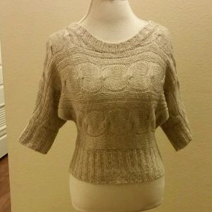 Half sleeve sweater